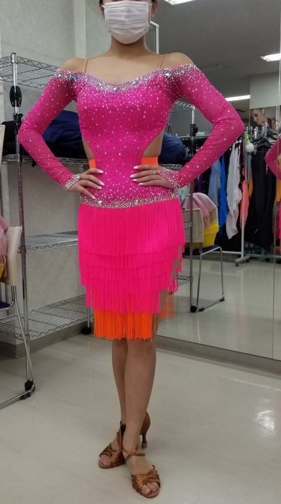 社交ダンスドレスお直し　社交ダンスドレスリフォーム　社交ダンスドレス専門店　ダンスドレス　フィギュアスケート衣装お直し　創作ダンス衣装　フィギュアスケート衣装　丈直し