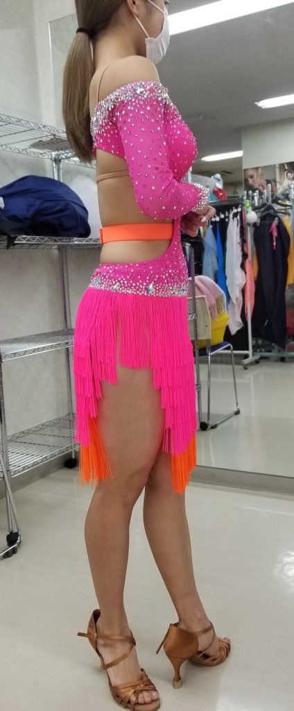 社交ダンスドレスお直し　社交ダンスドレスリフォーム　社交ダンスドレス専門店　ダンスドレス　フィギュアスケート衣装お直し　創作ダンス衣装　フィギュアスケート衣装　丈直し