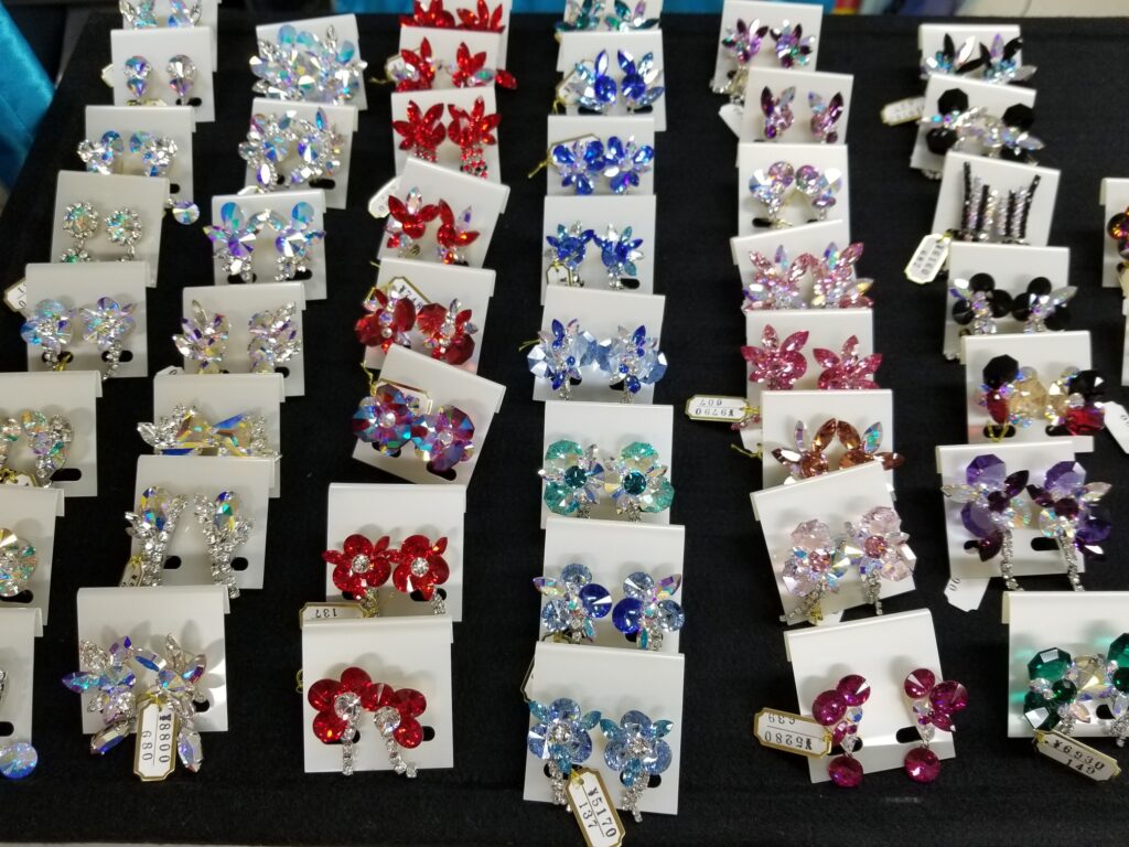 白樺ドレスセール　社交ダンス用品店　社交ダンスドレス東京　社交ダンスドレス西日暮里　スタンダードドレス　ラテンドレス　20万円以下社交ダンスドレス　