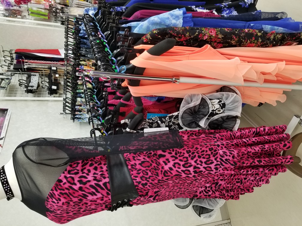 白樺ドレスセール　社交ダンス用品店　社交ダンスドレス東京　社交ダンスドレス西日暮里　スタンダードドレス　ラテンドレス　20万円以下社交ダンスドレス　