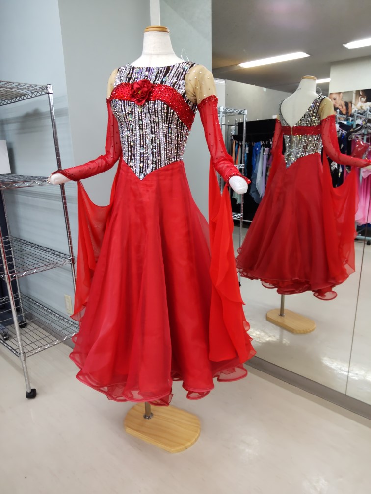 社交ダンスドレスお直し　社交ダンスドレスリフォーム　ダンスドレスリメイク　ドレスリメイク　ドレス専門店のお直し