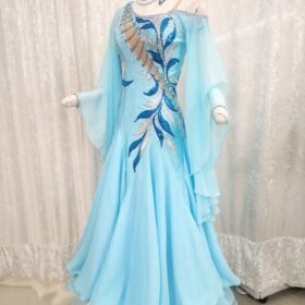 【試着・レンタル・購入】うすブルーのMサイズスタンダードドレス - 画像 (2)