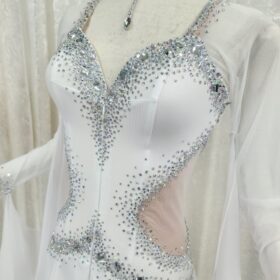 【試着・レンタル・購入】着脱が楽な白のスタンダードドレス - 画像 (5)