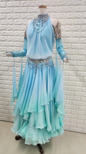 【試着・レンタル・購入】社交ダンスドレス　ペールブルー　MLサイズ　スタンダードドレス545-ML