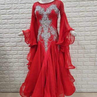 専門店が紹介する「高級社交ダンスドレス10選」！高級ドレスならではの選び方とは？