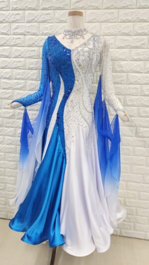 【試着・レンタル・購入】社交ダンスドレス　Ｍサイズ　白×青　スタンダードドレス675-Ｍ