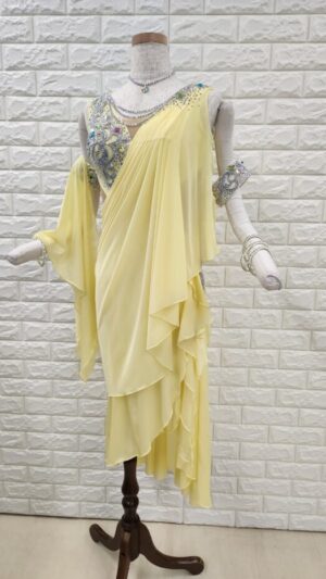 【試着・レンタル・購入】社交ダンスドレス　Mサイズ　クリーム　ラテンドレス781-M