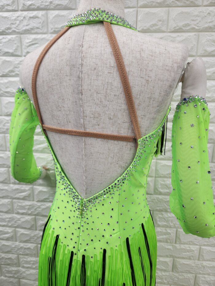 ラテンドレス蛍光グリーン フリンジ　Sサイズ石付き ラテンドレス蛍光グリーン フリンジ Sサイズ石付き - メルカリ