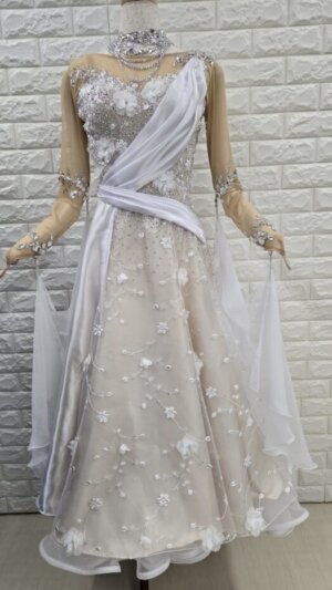 【試着・レンタル・購入】社交ダンスドレス　MLサイズ　白　スタンダードドレス924-ML